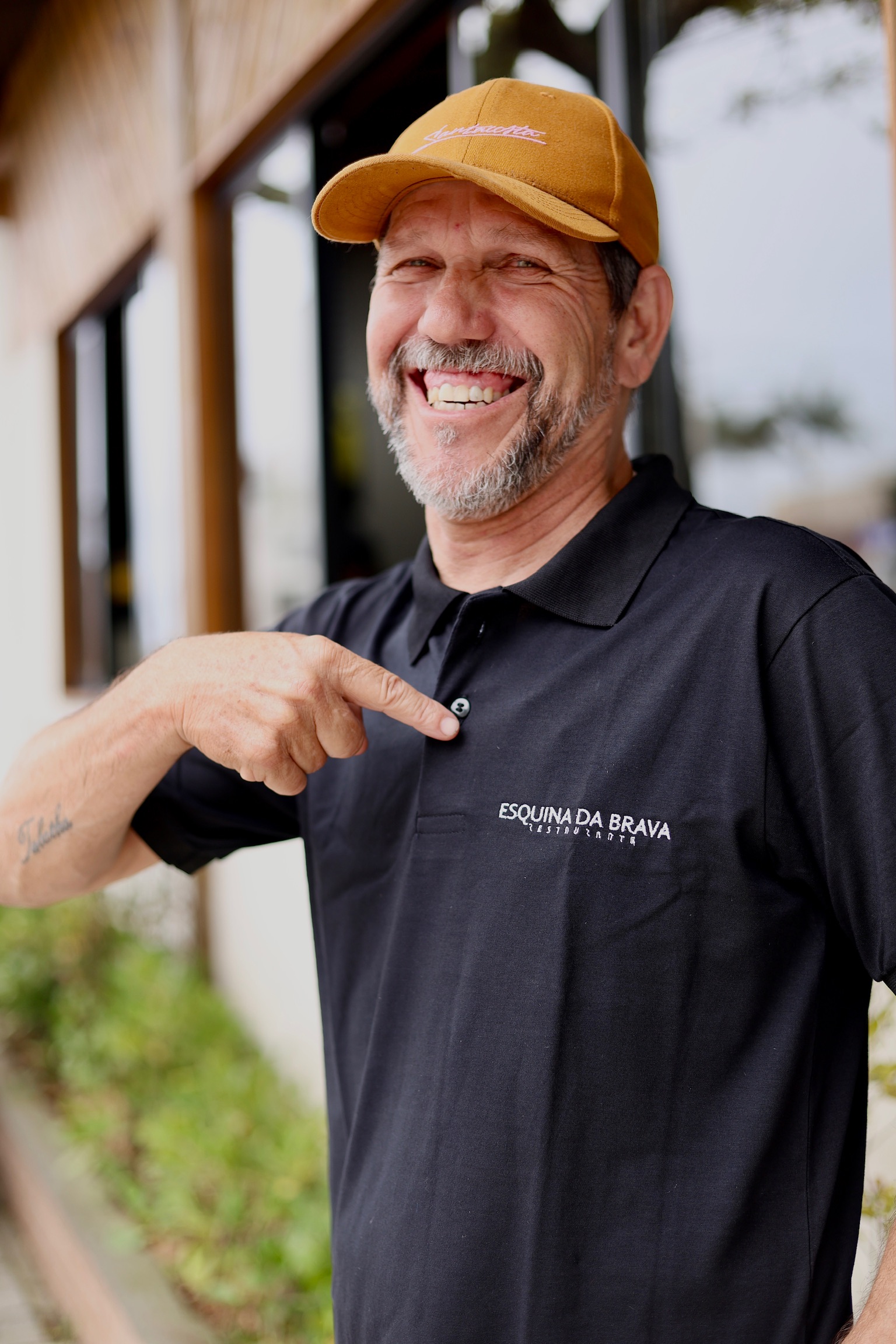 Proprietário do Esquina da Brava sorrindo